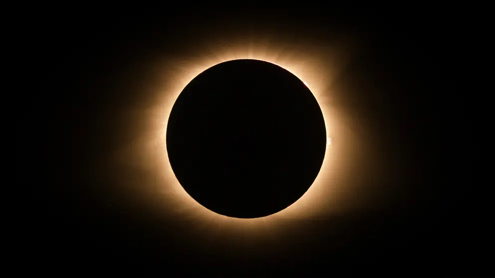 Imagen de un eclipse total de sol./ ARCHIVO