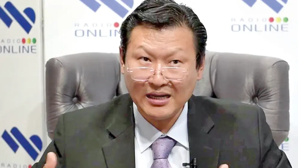 El candidato a Gobernador por Santa Cruz Chi Hyun Chung.