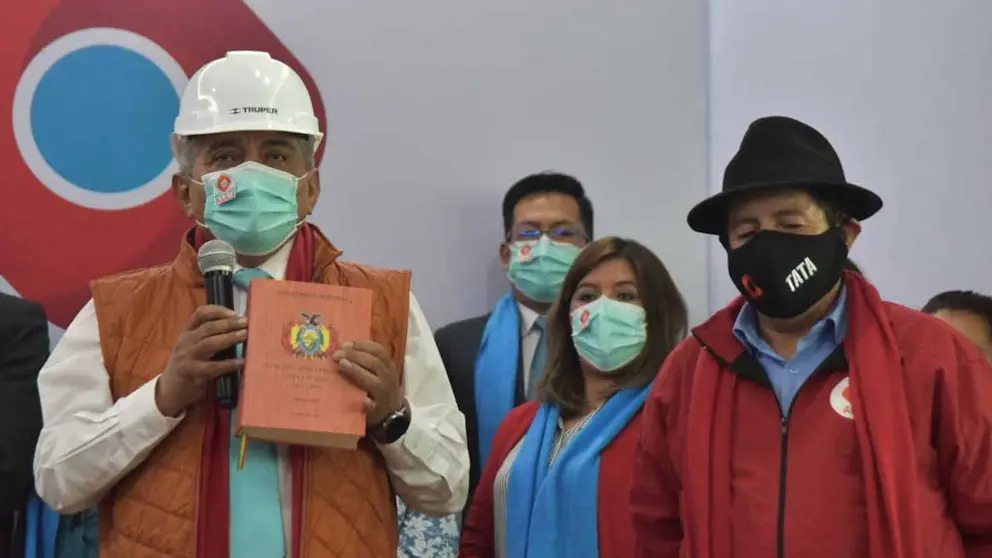 El Negro Arias junto al Tata Quispe, durante el lanzamiento de sus candidaturas.