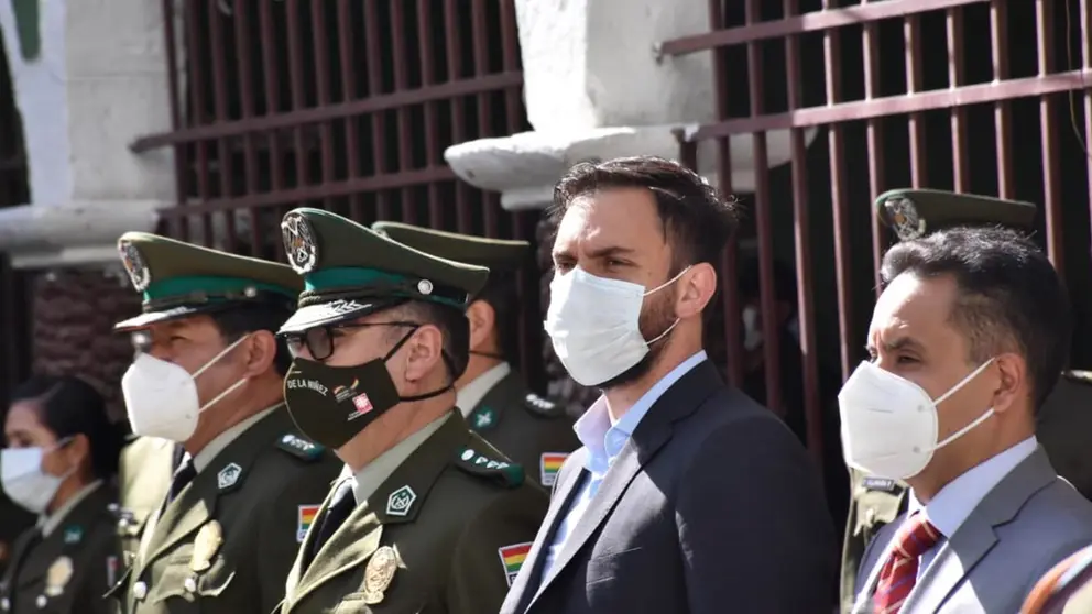Ministro de Gobierno, Eduardo Del Castillo Del Carpio en acto de incorporaci&oacute;n de oficiales a la FELCV. Facebook Eduardo Del Castillo Del Carpio