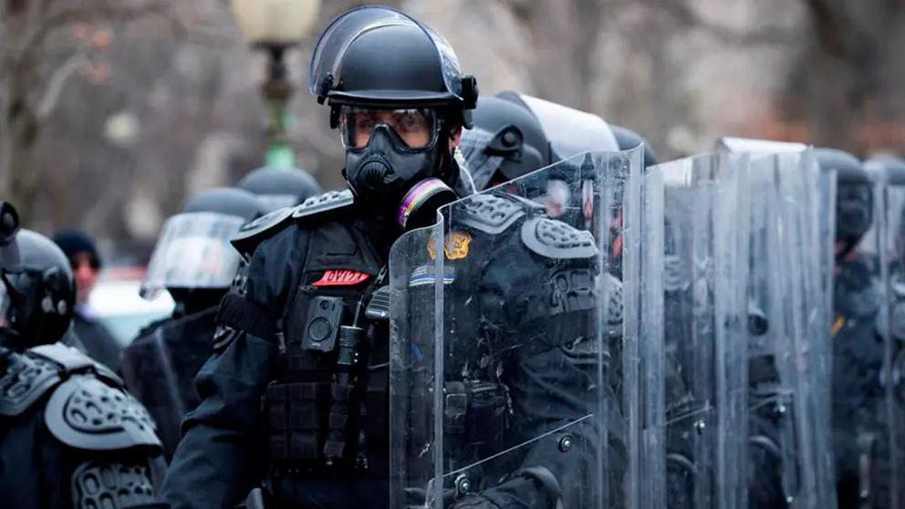 La Polic&iacute;a del Capitolio desmiente que uno de sus agentes haya fallecido. EFE