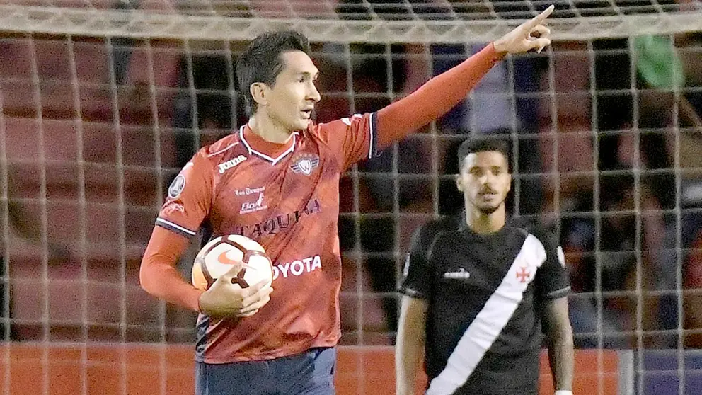 Ricardo Pedriel celebra uno de los goles con la camiseta de Wilster. ARCHIVO