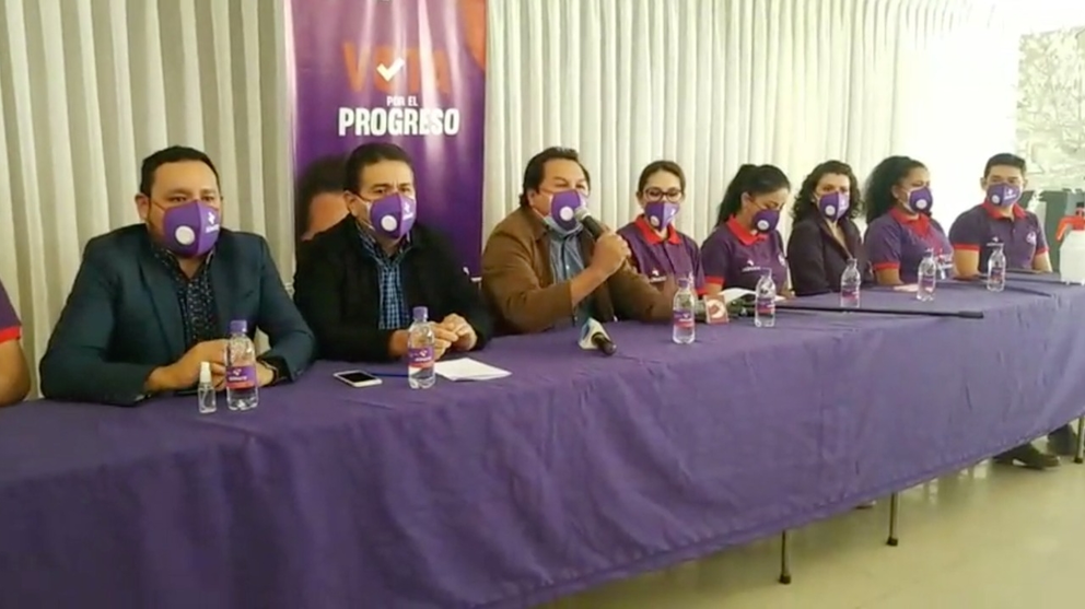 Representantes de la alianza S&uacute;mate en conferencia de prensa.