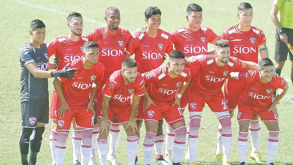 El plantel de Royal Pari, modelo 2021. APG