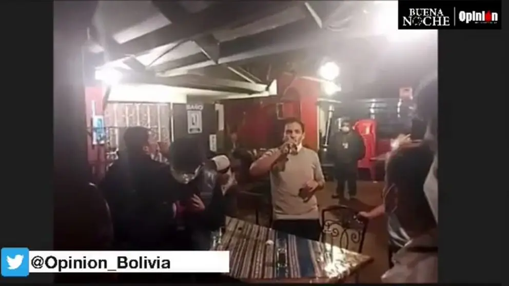 Los compadres en el local Jacarand&aacute;, de El Prado.
