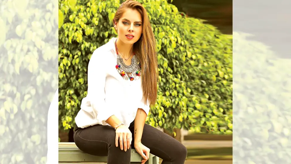 Alejandra Quiroga, 20 años frente a las pantallas. RAÚL RAMÍREZ