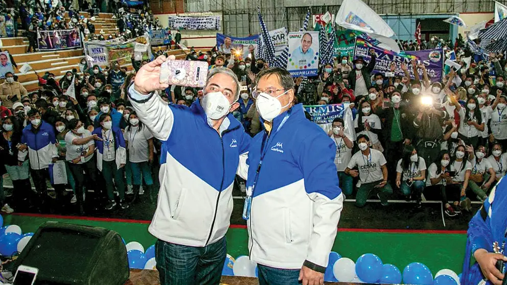 El presidente Luis Arce junto al candidato del MAS a la alcaldía de La Paz, César Dockweiler. NÓMADA.BO