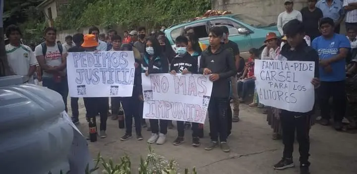 Pobladores de Milluhuaya, quienes  exigen justicia para Beymar. JUSTINO MIRANDA.