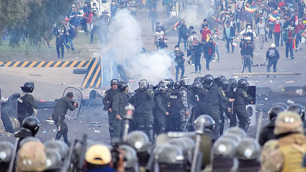 Fotograf&iacute;a de los conflictos suscitados en Huayllani, la tarde del 15 de noviembre de 2019.    Dico Solís