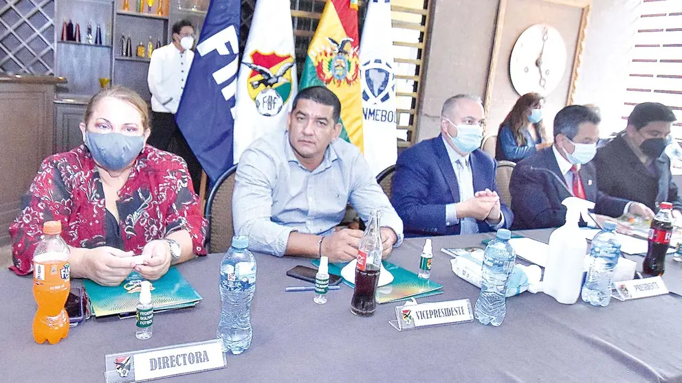 Reunión de Congreso de la Federación de Fútbol, en La Paz. APG