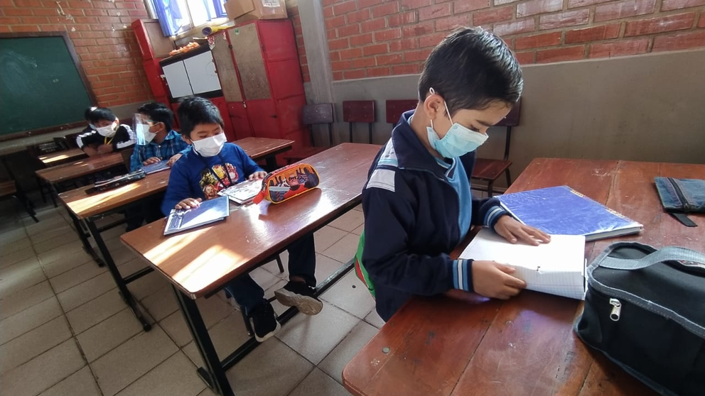 Inicio de clases semipresenciales en la zona sur de Cochabamba, en marzo. DICO SOL&Iacute;S