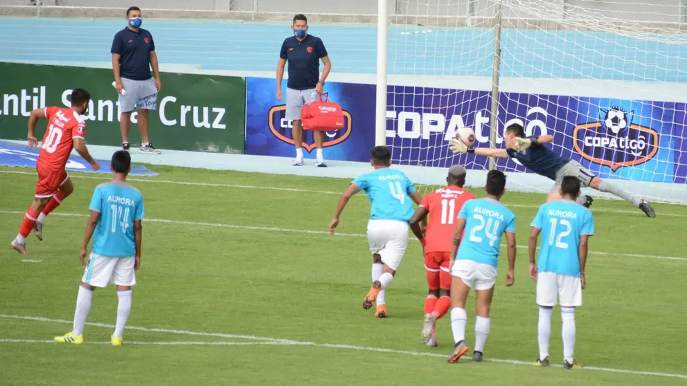 Uno de los goles en contra marcados en contra de Aurora. DICO SOL&Iacute;S