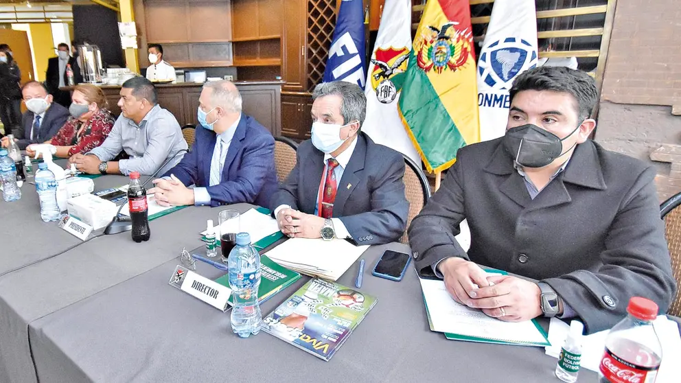 Comité Ejecutivo de la FBF, en reunión.  APG