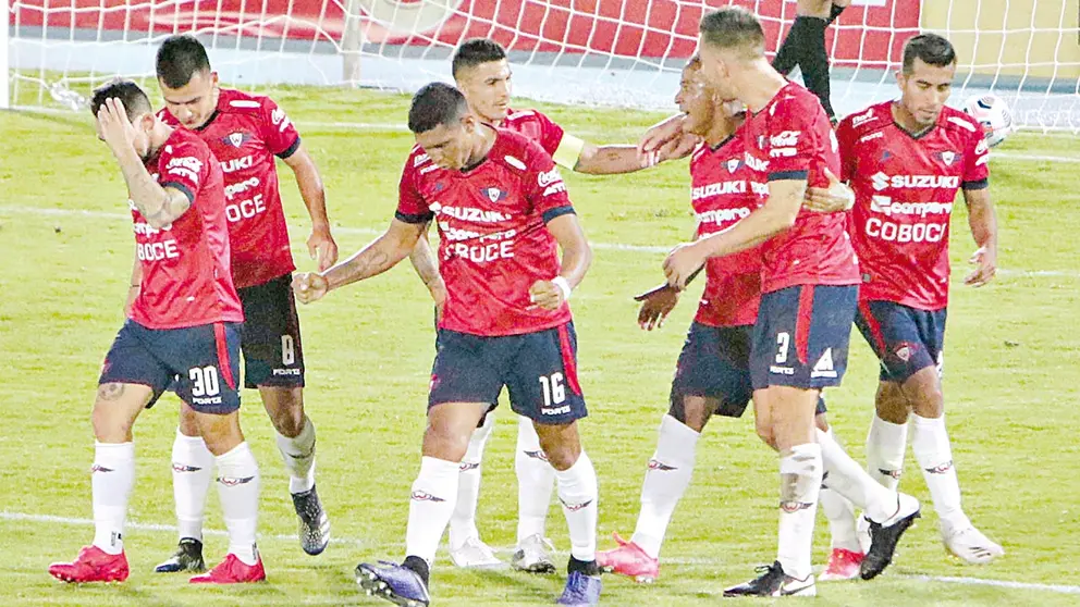 Los jugadores del Rojo celebran un gol en la Copa. DICO SOLÍS