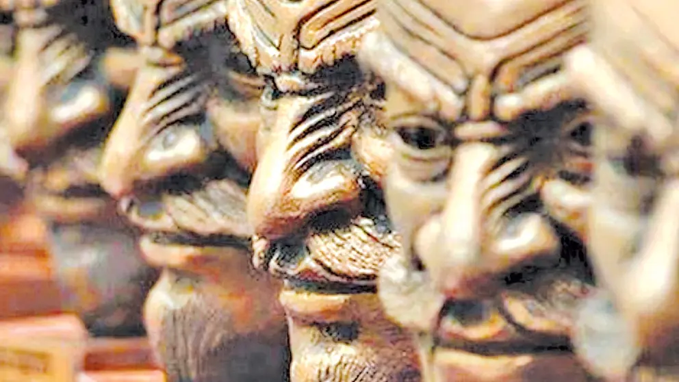 Detalle de las estatuillas del premio Eduardo Abaroa.            ARCHIVO