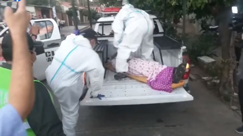Retiran el cuerpo del hermano asesinado. Urgente