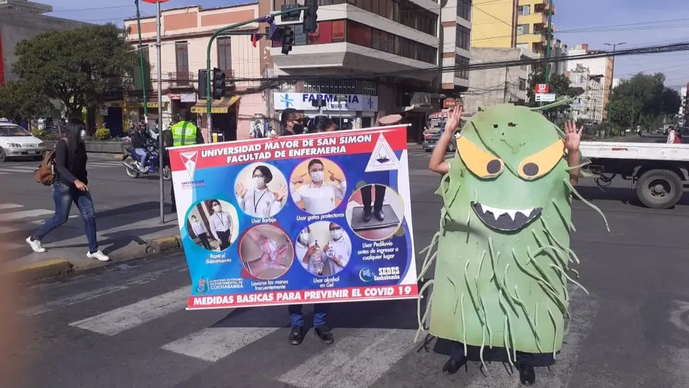 Parte de la campa&ntilde;a de la Facultad de Enfermer&iacute;a, en las calles. Gentileza Janeth Mu&ntilde;oz