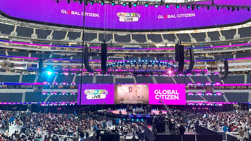 Miles de personas vacunadas contra la COVID-19 en Los Ángeles se reunieron en un gran concierto que se emitirá el próximo sábado por televisión e internet. EFE