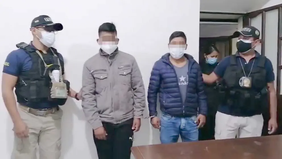 Policía presenta a dos de los cuatro implicados en el robo y rapto de una adolescente. Frecuencia Policial Cochabamba