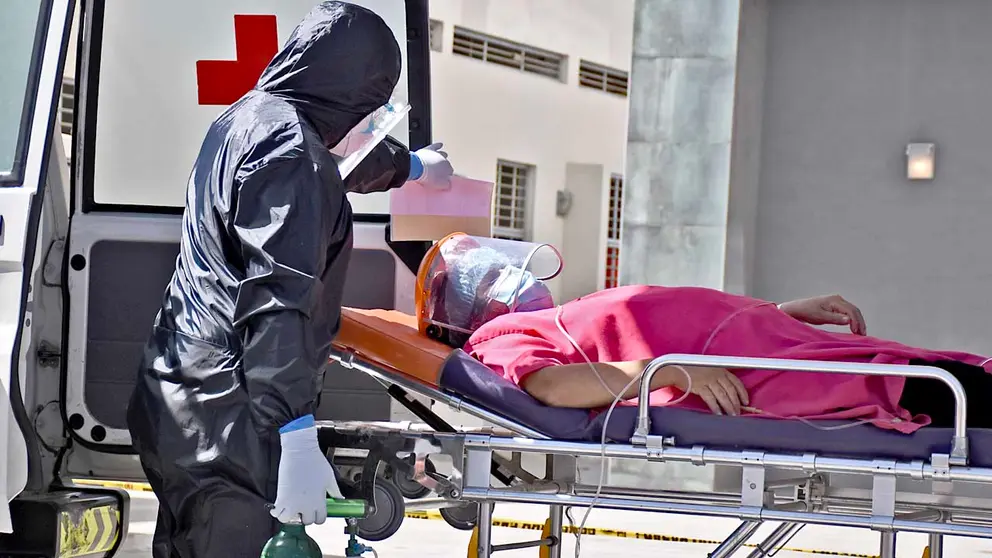 Pacientes COVID ingresando al Hospital del Norte. DICO SOLÍS