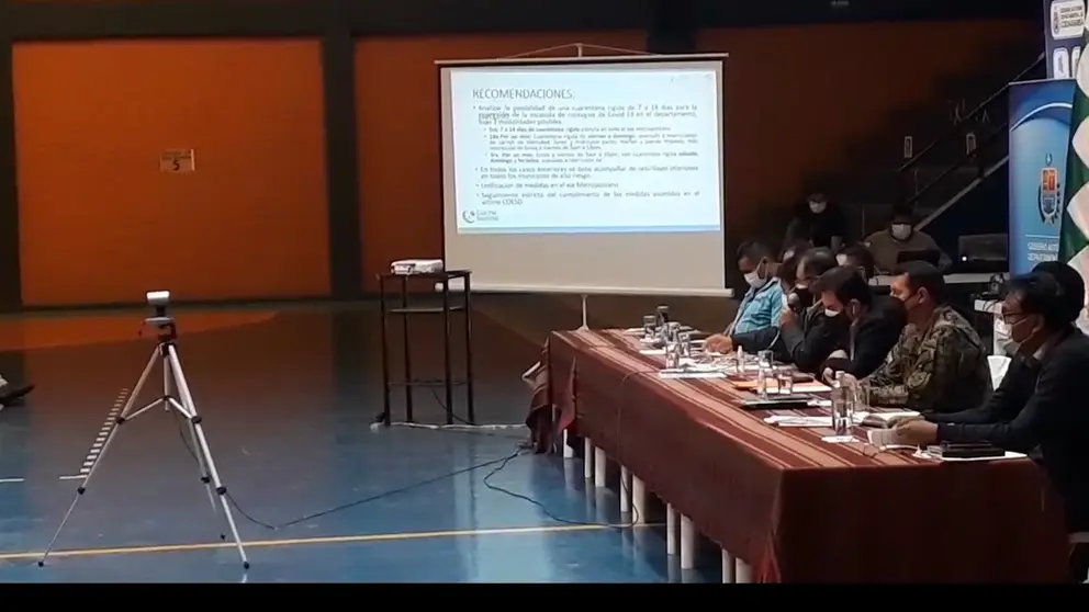 Reuni&oacute;n del COED en el coliseo Evo Morales, hoy.