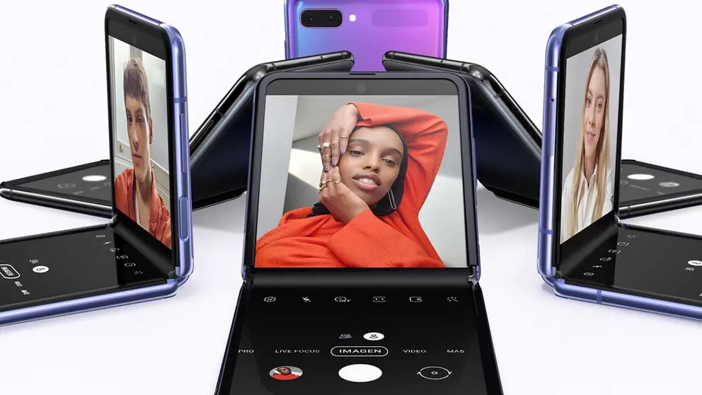 El celular Samsung Galaxy Z Flip es vers&aacute;til y compacto. SAMSUNG