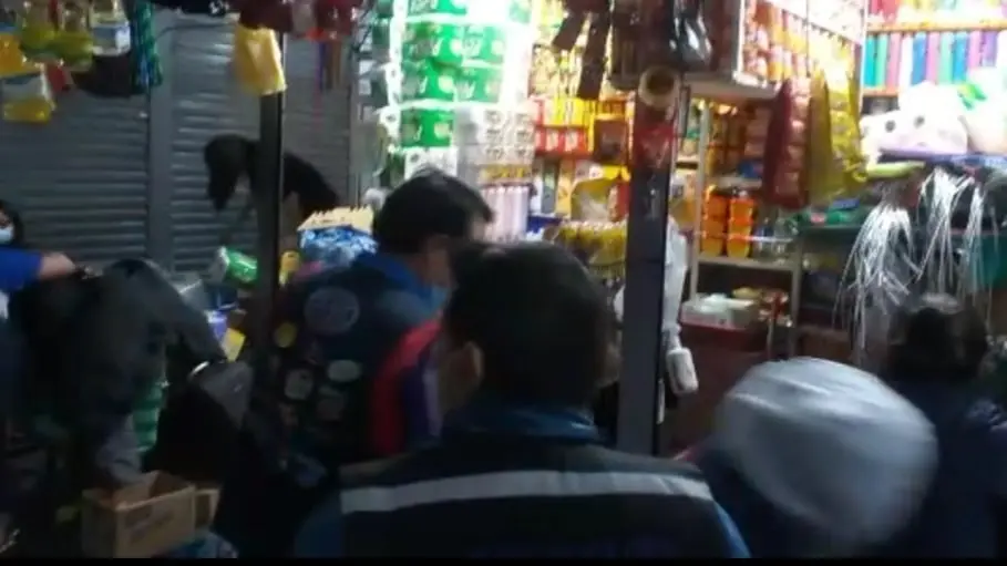 Casetas, a&uacute;n abiertas pese a las restricciones. Captura de video