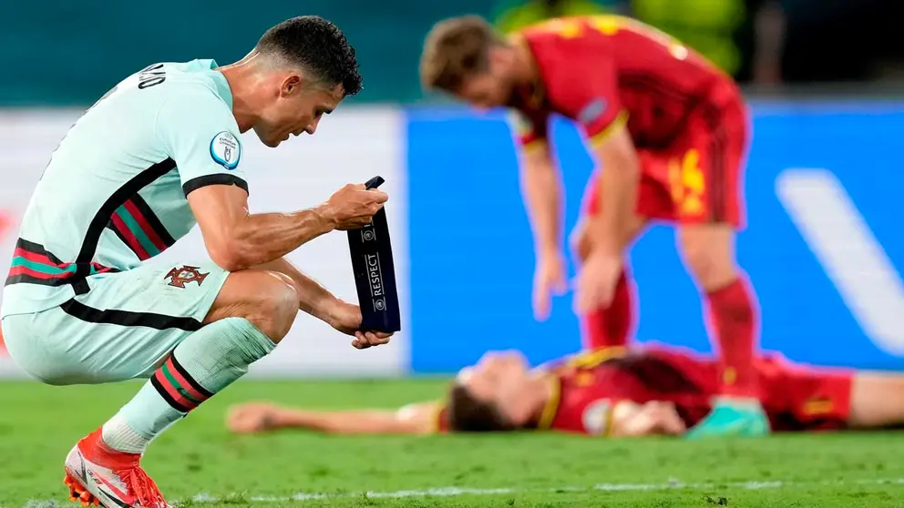Cristiano Ronaldo, resignado tras la derrota. EFE