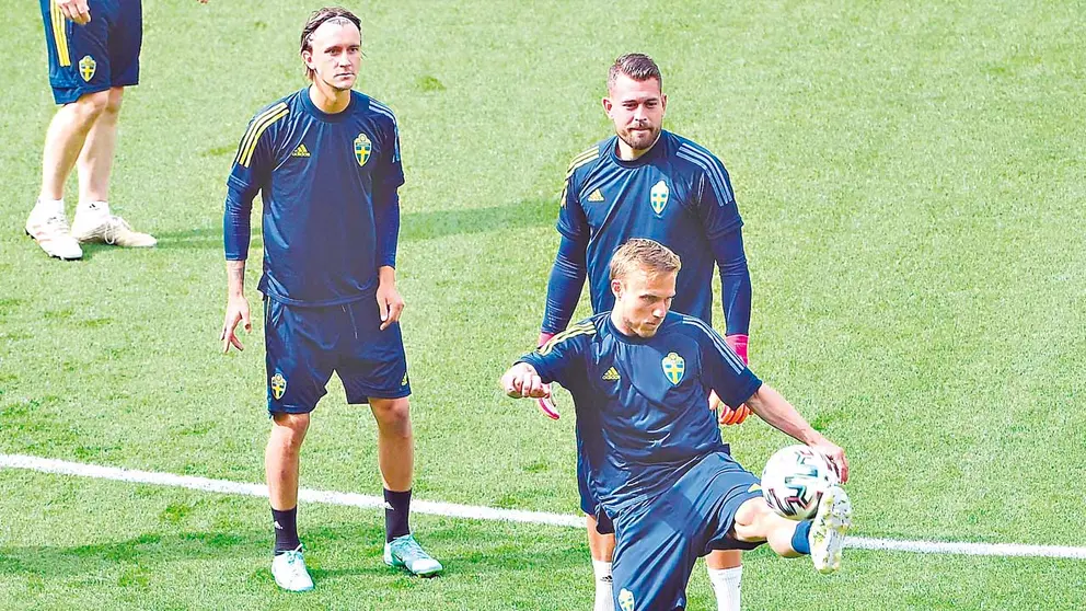 Una sesión de práctica de los jugadores de Suecia. EFE