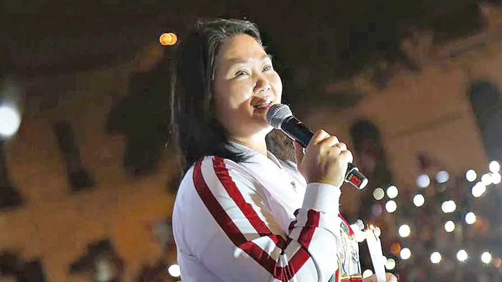 La derechista Keiko Fujimori  durante una concentración en Lima.  EFE