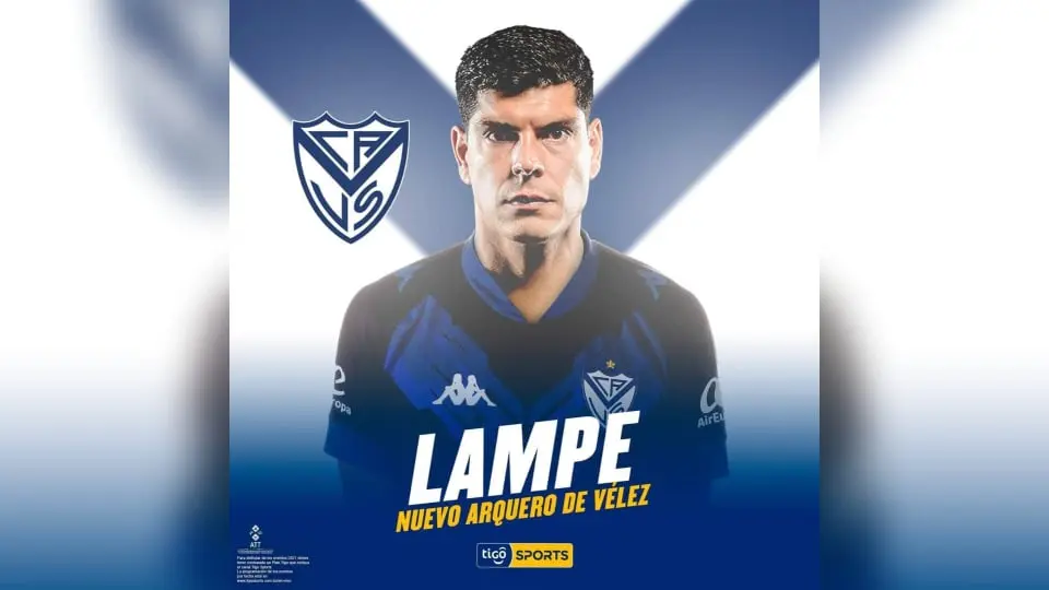 Carlos Emilio Lampe, arquero boliviano, con una imagen montada con la camiseta de V&eacute;lez.