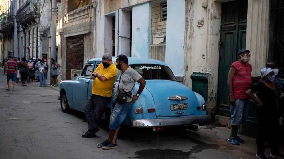 Los cubanos siguen sin internet y recurren a las VPN para burlar la censura. EFE