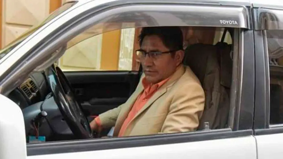 El exgobernador de La Paz, Felix Patzi en su veh&iacute;culo. ARCHIVO Ox&iacute;geno