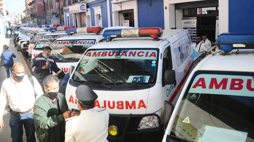 La inauguración de la red de ambulancias, este jueves. NOÉ PORTUGAL