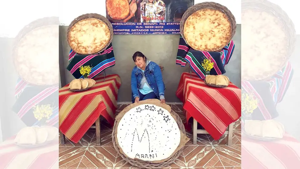 Exposición de los panes que se amasan en Arani. Aguiatur