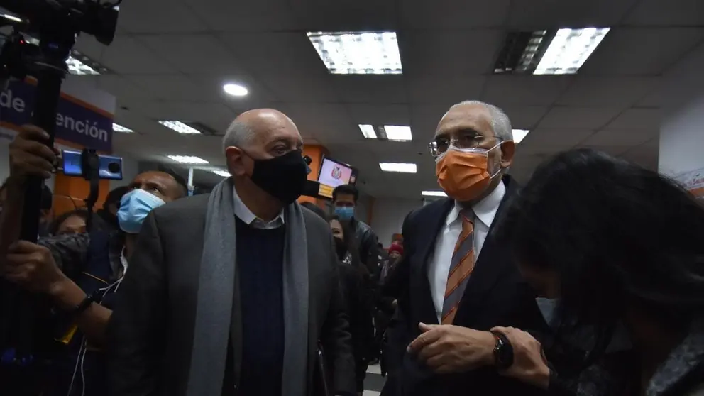 El excoordinador de CC, Jos&eacute; Antonio Quiroga, junto a Carlos Mesa.