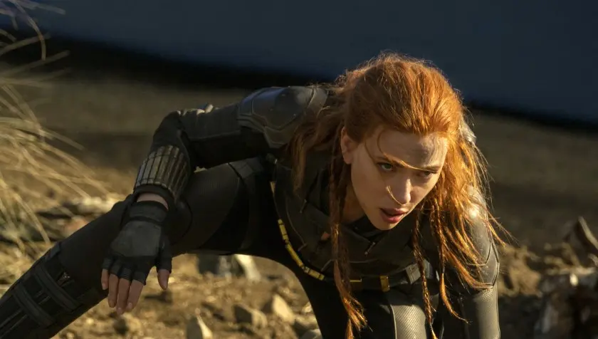 Hollywood asiste a una batalla &eacute;pica: Scarlett Johansson, una de las actrices mejor pagadas, demanda al gigante Disney por estrenar "Black Widow". Captura Trailer