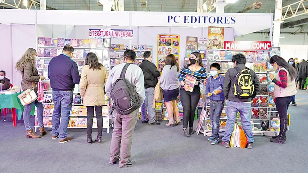 Vista de unos de los stands de la 22 Feria Internacional del Libro de Santa Cruz.     CDLSC