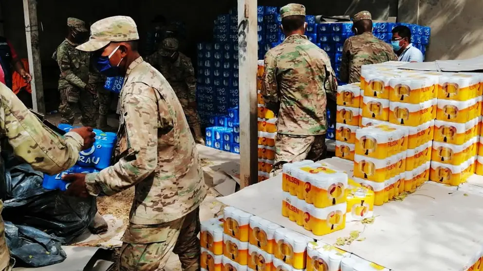 Armada y Aduana decomisan 30 toneladas de cerveza de contrabando en Puerto Quijarro. ABI