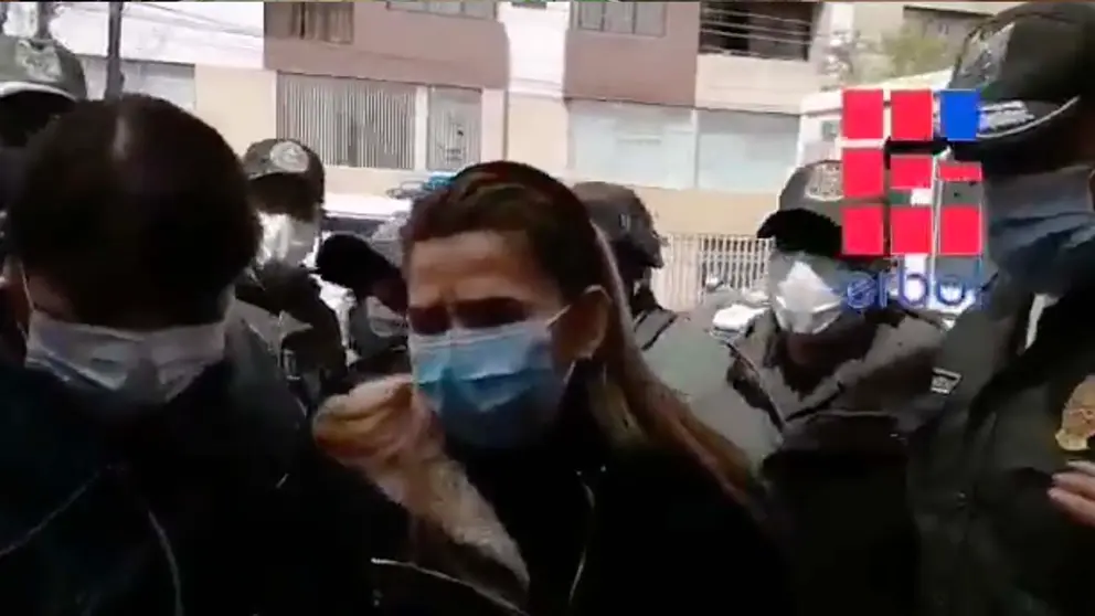 La expresidenta al ingresar al penal de Miraflores. ERBOL Captura