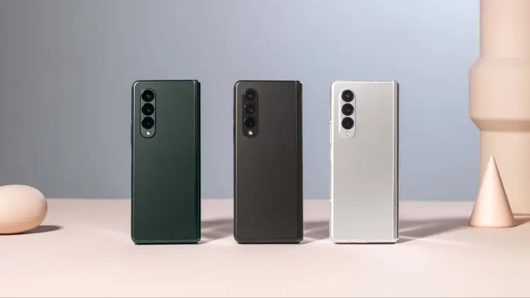 El Galaxy Z Fold3, en sus distintos colores. Gentileza Samsung