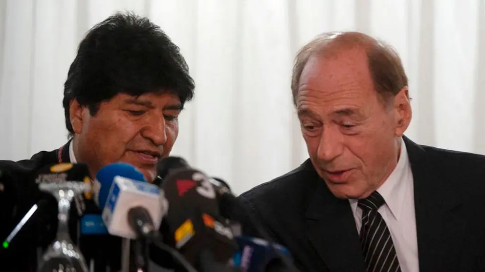Morales junto a Zaffaroni cuando estaban en Argentina. Gentileza Clar&iacute;n