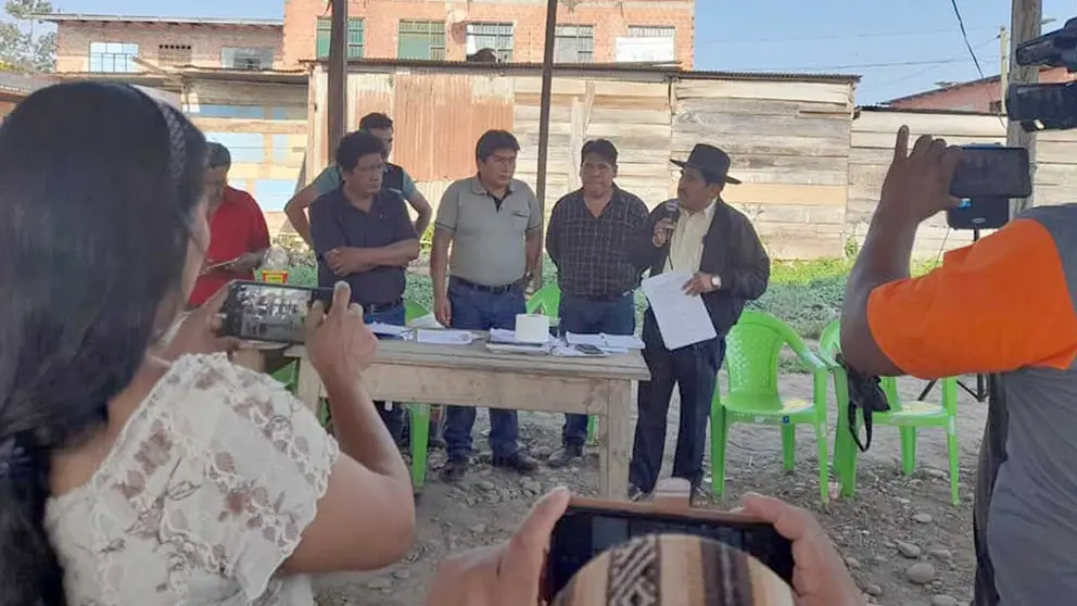 El acto de firma del acuerdo para el convenio entre la región Andina y municipio de Palos Blancos de La Paz. REGIÓN ANDINA