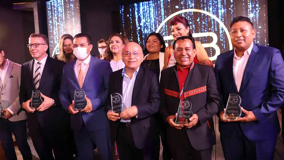ENTEL recibe galard&oacute;n por su liderazgo en telecomunicaciones. ENTEL