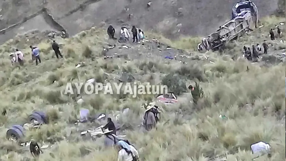 Imagen del accidente ocurrido en Morochata hoy. Gentileza AYOPAYA JATUN