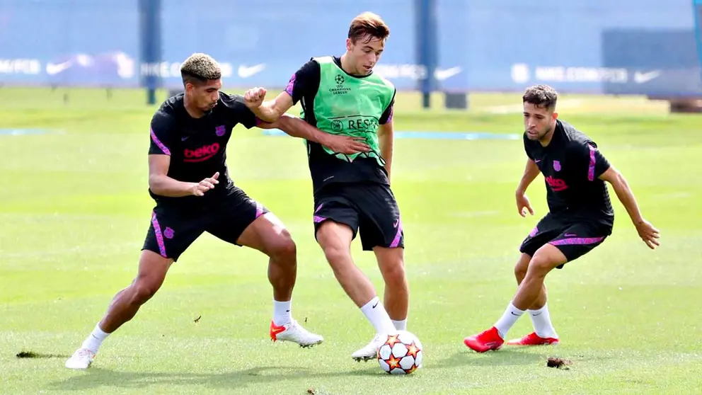 Una sesión de entrenamientos de los jugadores del azulgrana. BARCELONA FC