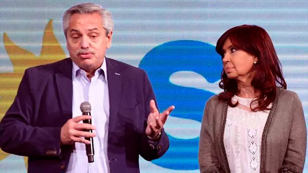 El presidente y vicepresidenta de Argentina en un mitin con militancia kirschnerista.