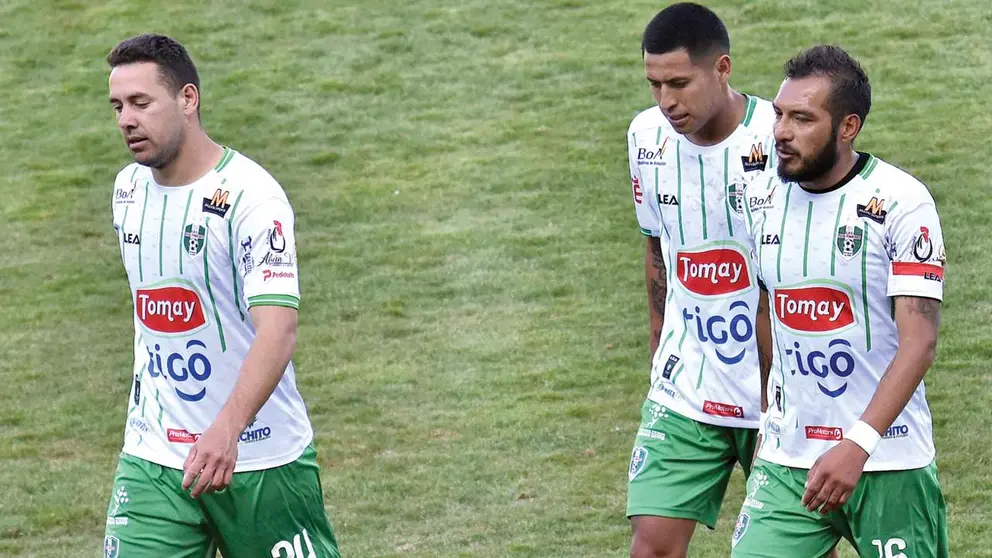 Los jugadores de Real Tomayapo, tras un cotejo. APG