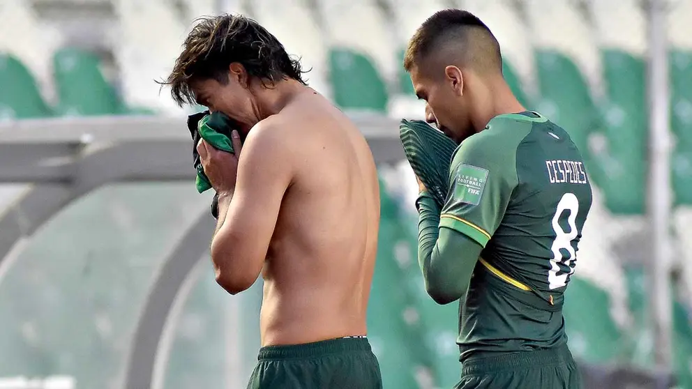 Los jugadores de la Verde lamentan una derrota. ARCHIVO