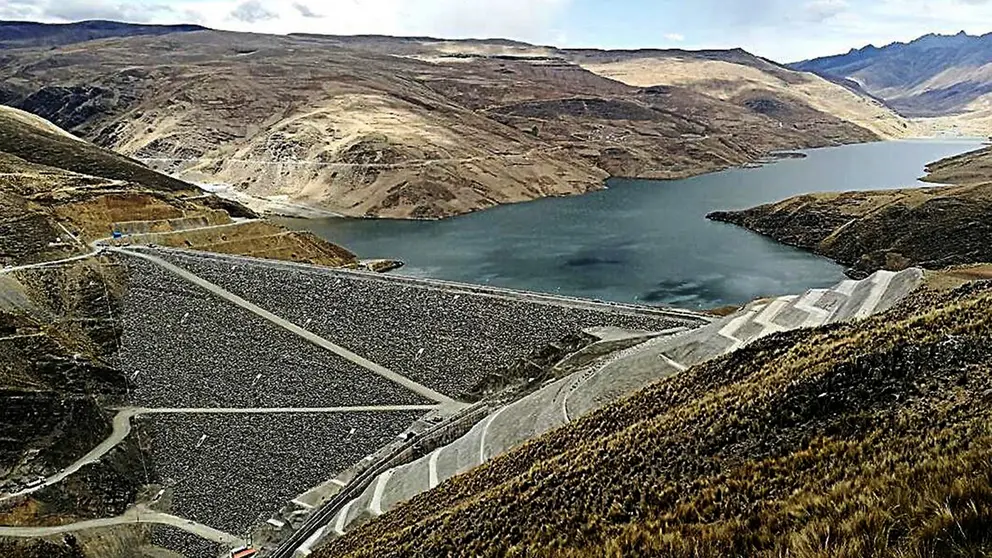 La represa de Misicuni. MISICUNI